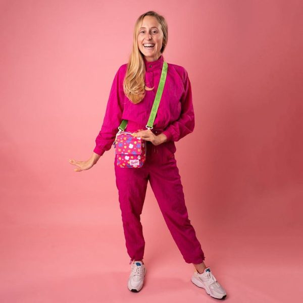 barbie-world-of-barbie-throwback-barbie-600-instant-camera-bag-1146600197_720x-2 barbie-world-of-barbie-throwback-barbie-600-instant-camera-bag-1146600197_720x-2