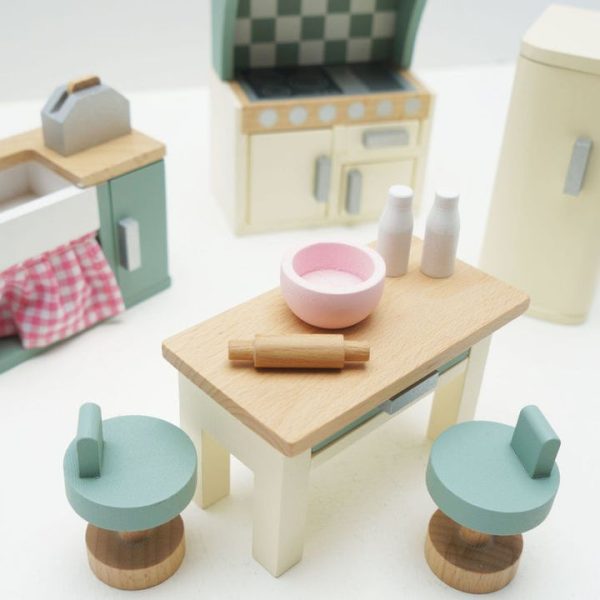 le-toy-van-dolls-wooden-dolls-house-20-piece-kitchen-furniture-set-32562613321815_720x le-toy-van-dolls-wooden-dolls-house-20-piece-kitchen-furniture-set-32562613321815_720x