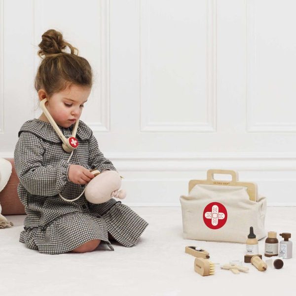 le-toy-van-preschool-10-piece-animal-vet-pretend-play-set-1153095531_720x-2 le-toy-van-preschool-10-piece-animal-vet-pretend-play-set-1153095531_720x-2