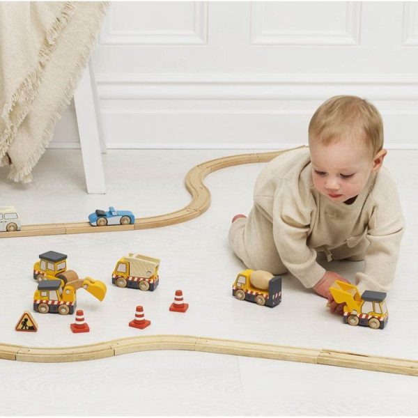 le-toy-van-preschool-7-piece-wood-construction-toy-cars-trucks-diggers-set-32562637766743_720x-6 le-toy-van-preschool-7-piece-wood-construction-toy-cars-trucks-diggers-set-32562637766743_720x-6