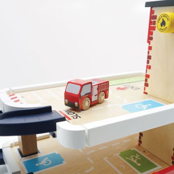 le-toy-van-preschool-fire-rescue-wooden-garage-31480125161559_720x-7 le-toy-van-preschool-fire-rescue-wooden-garage-31480125161559_720x-7
