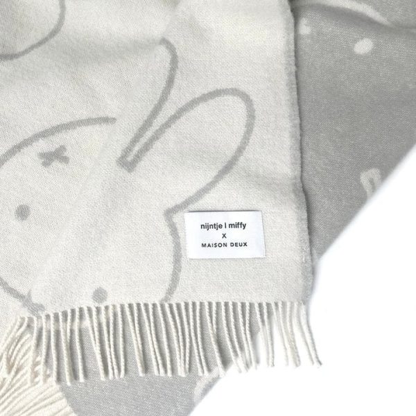 maison-deux-room-decor-miffy-blanket-cloud-white-grey-31899820130391_720x maison-deux-room-decor-miffy-blanket-cloud-white-grey-31899820130391_720x