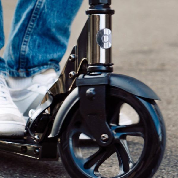 micro-kickboard-outdoor-micro-classic-scooter-black-neochrome-32481359364183_720x micro-kickboard-outdoor-micro-classic-scooter-black-neochrome-32481359364183_720x