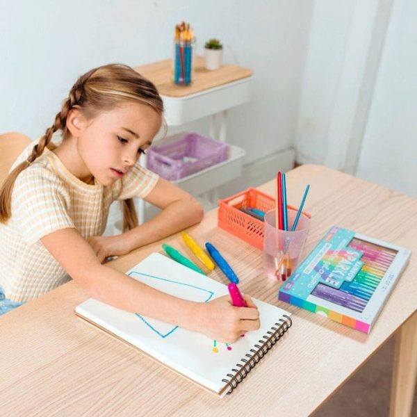 ooly-creativity-rainbow-sparkle-metallic-watercolor-gel-crayons-set-of-12-32126647238743_720x-1